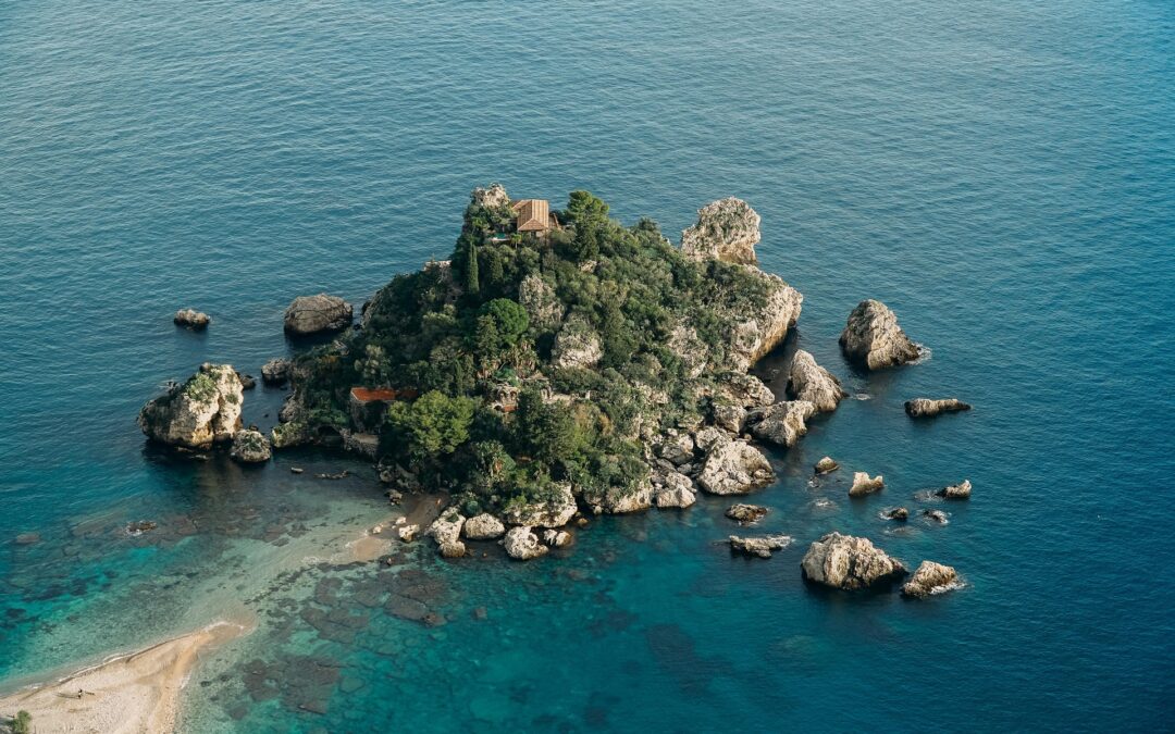 Visiting Isola Bella from Taormina: how to get there, what to see
